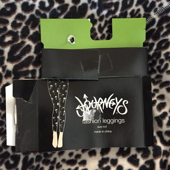 Goth Silver Skulls Leggings NWOT - Picture 3 of 5